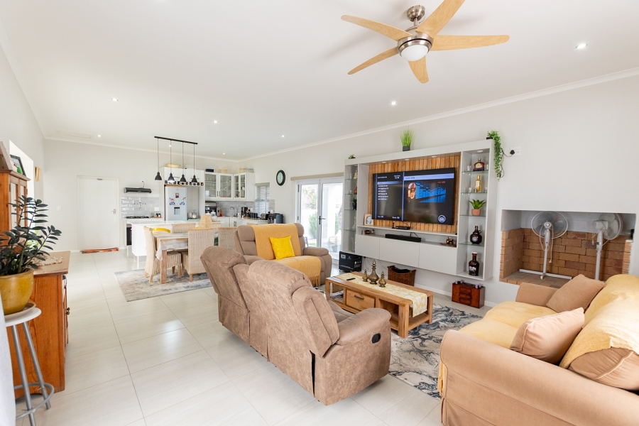 3 Bedroom Property for Sale in Lampiesbaai Western Cape